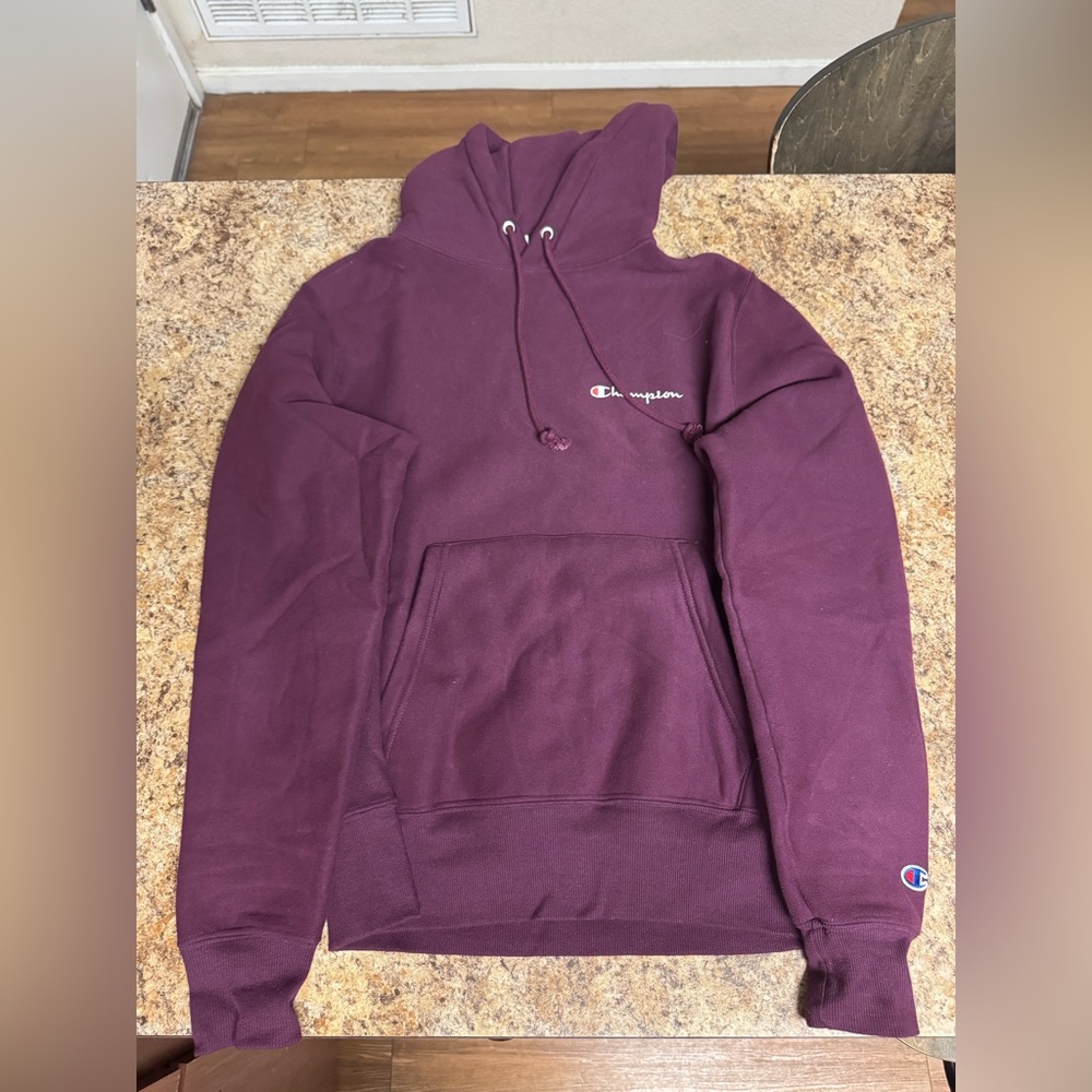 Champion Hoodie
Small Men’s
Purple
